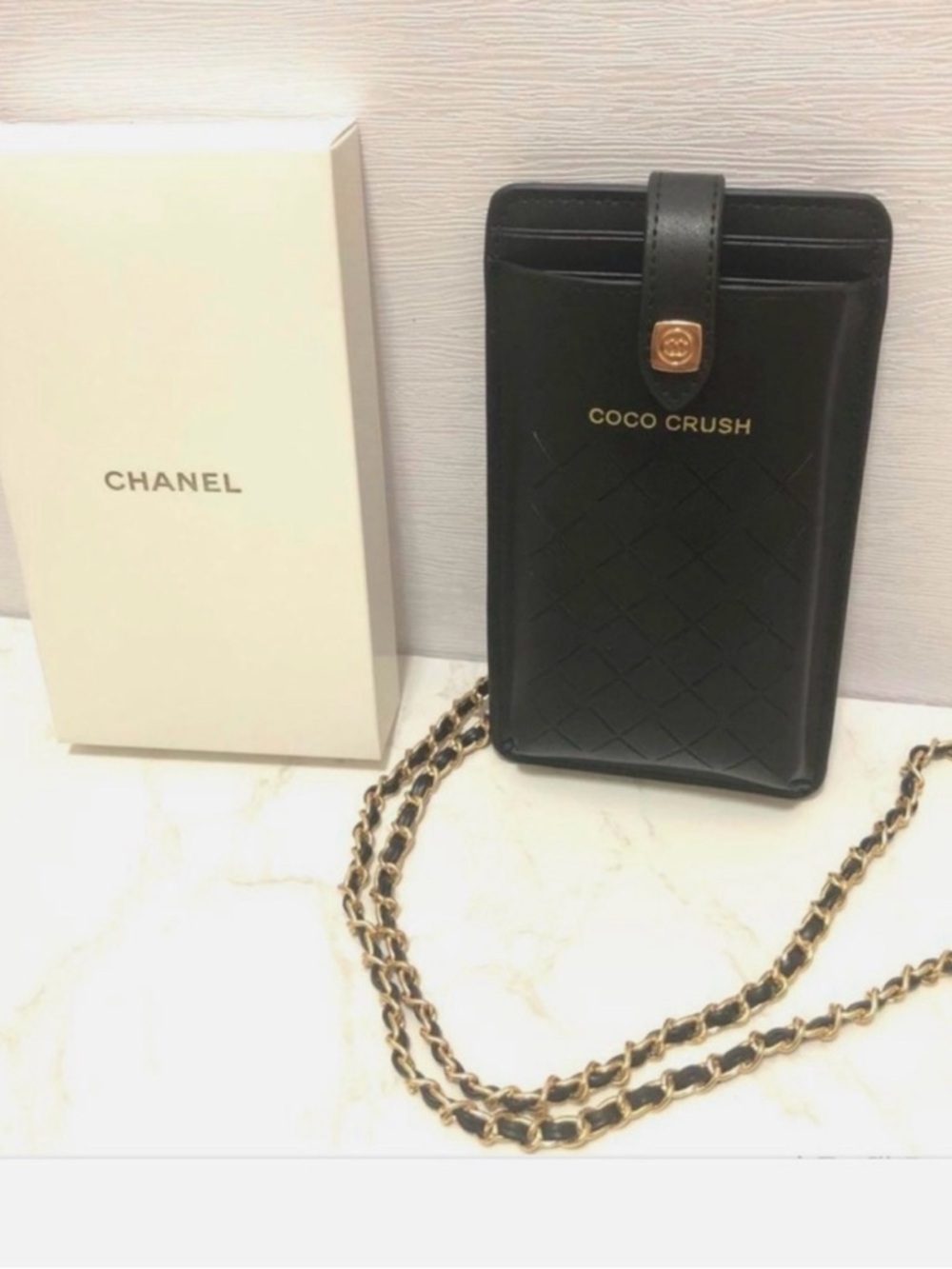 CHANEL Black Coco Crush Quilted Wallet Phone Case with Chain - Picture 2 of 2
